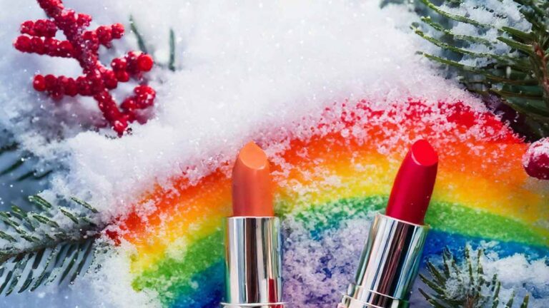 Holiday Harmonies: Festive Makeup Looks Inspired by Your Favorite Christmas Hits! 🎄✨