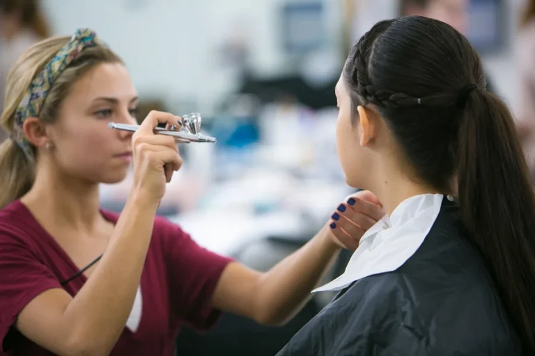 Makeup Schools in Portland, OR Offering Structured Professional Training