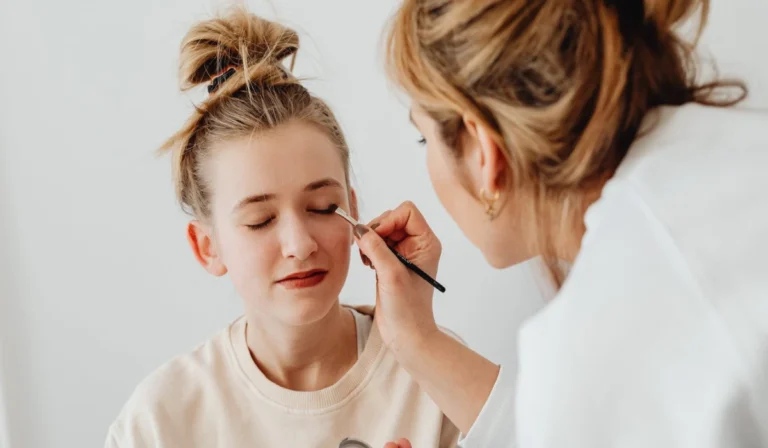 Why Summer Camps for Makeup Give Young Artists More Than Just Beauty Skills